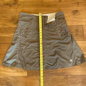 Mountain hardware woman’s active skirt size 10